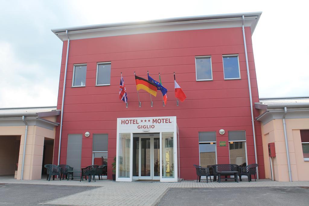 Viadana Hotel Motel Giglio מראה חיצוני תמונה