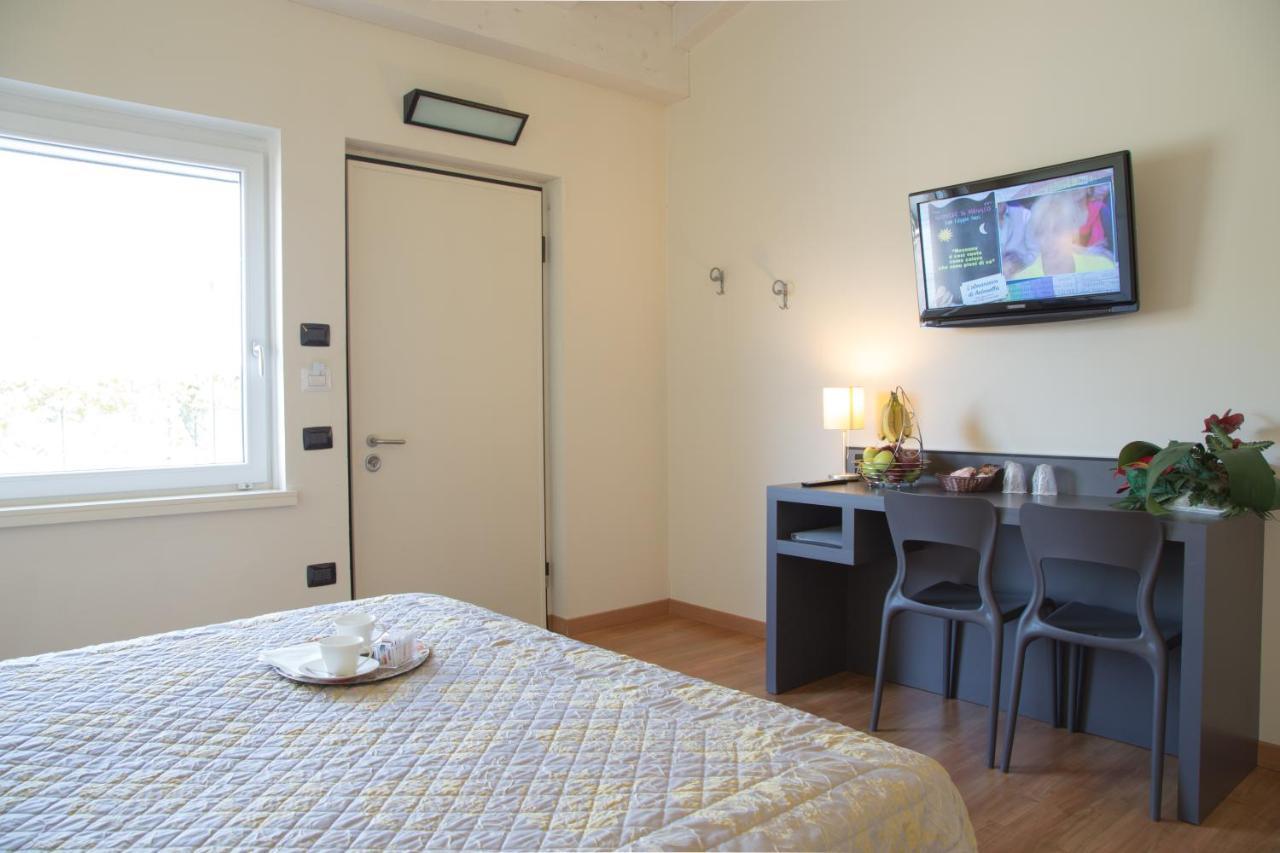 Viadana Hotel Motel Giglio מראה חיצוני תמונה