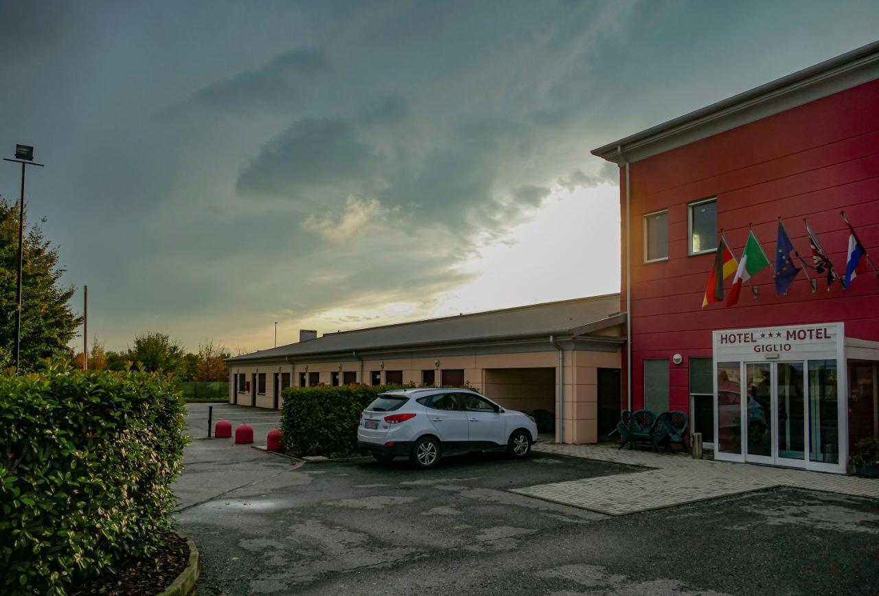 Viadana Hotel Motel Giglio מראה חיצוני תמונה